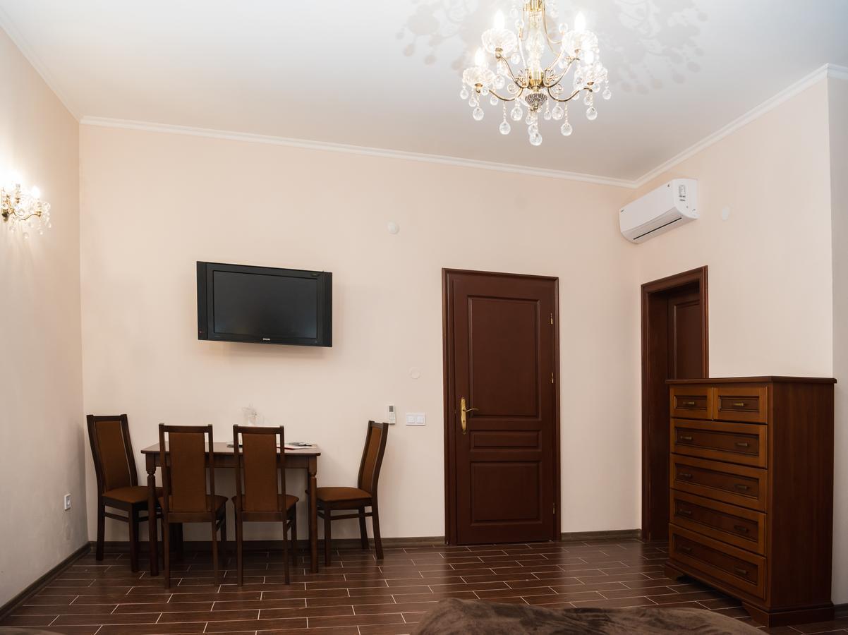 Hotel " Boutique " Uzhhorod Exterior foto